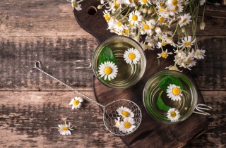 Tisana per sgonfiare la pancia: il rimedio della nonna a base di erbe