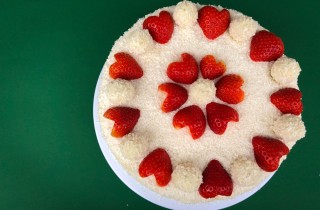 Come decorare una torta al cocco: 7 idee per le decorazioni