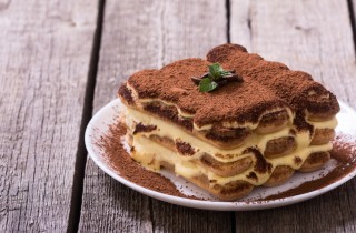 Ricetta tiramisù con panna, la versione più spumosa
