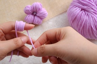 Come fare fiori di lana: la tecnica con lo stecco del gelato