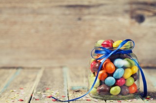 Bomboniere portaconfetti per comunione con vasetti di riciclo e fai da te