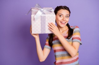 Come festeggiare il compleanno di una adolescente: una sorpresa via posta