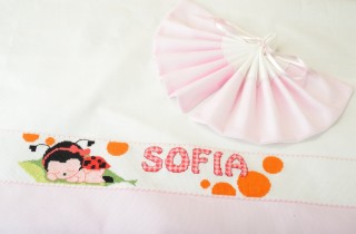 Come ricamare un nome sulla stoffa: 3 idee facili