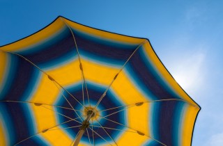 Come pulire un ombrellone da spiaggia per renderlo come nuovo
