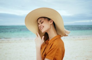 Come personalizzare un cappello di paglia in semplici passaggi