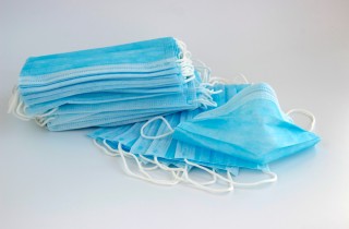 Raccolta differenziata: dove si buttano le mascherine?