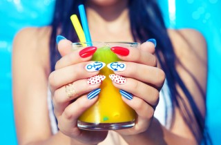 Nail art per l'estate 2021: i trend stagionali da copiare