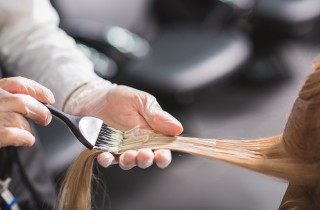Che cos’è un colore semipermanente per capelli e quando si usa