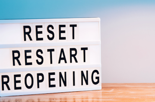 8 frasi per ricominciare nel verso giusto senza lasciarsi deprimere