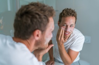 Beauty routine per lui, i consigli per la cura della pelle