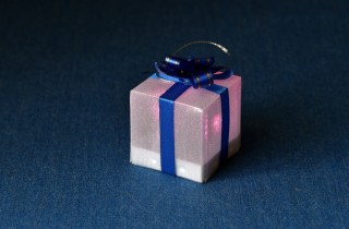 Pacchi regalo luminosi fai a te per decorare a Natale