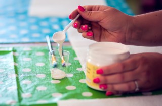 Biscottiera natalizia fai da te: come farla con il decoupage