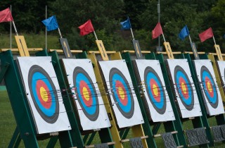 I benefici del tiro con l'arco per i bambini