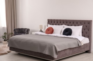 Come rendere il tuo letto lussuoso senza spendere molto