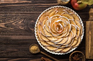 Torta di mele e marmellata di albicocche, la ricetta