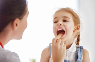 Tonsille gonfie, come alleviare il dolore