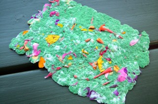Come fare la carta in casa con i fiori