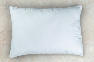 Come togliere le macchie di sudore dalle federe dei cuscini