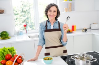 Dieta dopo i 50 anni per la donna: cosa mangiare per stare in forma