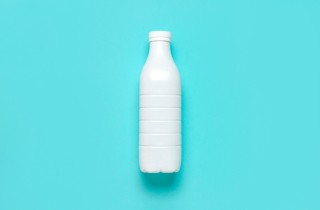 Come riciclare le bottiglie di plastica del latte