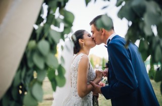 Come organizzare un matrimonio civile all'aperto per una cerimonia suggestiva