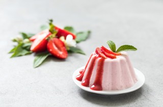 Bavarese alle fragole: la ricetta del dessert al cucchiaio