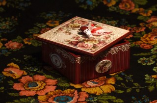 Portaoggetti fai da te vintage: come farlo con il riciclo e il decoupage