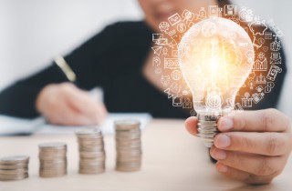 Trucchi per risparmiare sulle bollette fino a 600 euro: 25 consigli per il risparmio energetico