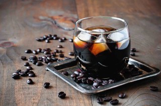 La ricetta del liquore al caffè e suoi usi in cucina