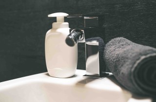 Detergente intimo in adolescenza, come scegliere il prodotto giusto