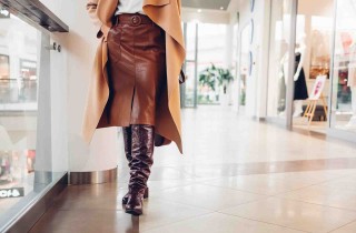 Come abbinare una gonna di pelle