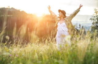 Stay Out Of The Sun Day, la giornata che ci ricorda di proteggere la pelle dal sole