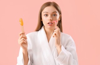 Depilazione viso donna: 4 effetti del rasoio