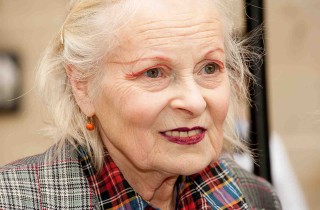 7 capi iconici della grande stilista inglese Vivienne Westwood