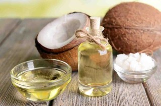 Come usare l'olio di cocco per le rughe?
