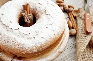 Ciambellone rustico alle nocciole