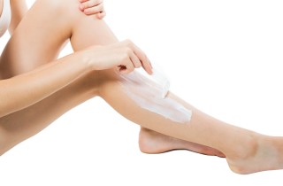 Crema depilatoria: pro e contro di questo metodo per combattere i peli superflui