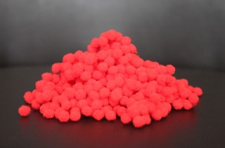 Come fare un fiocco per capelli con i mini pon pon 