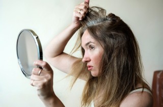 Perché vengono i capelli bianchi da giovani