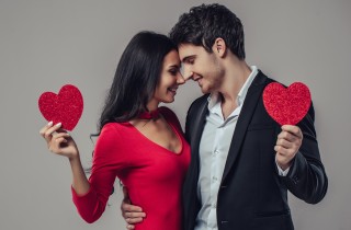 Come vestirsi a San Valentino per stupire il partner