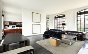 arredare interno open-space finestre luce lunimosità spazio ambiente