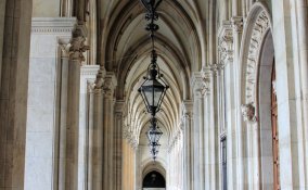 Vienna Austria portico colonne