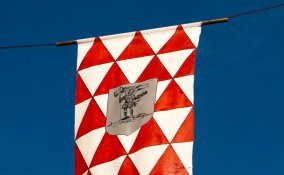 Palio Asti bandiera gonfalone giostra