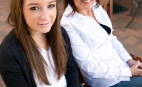 ragazzi crisi futuro parlare opinione esperti donne donna figlio figlio