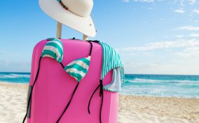 ragazze, in, viaggio, valigia