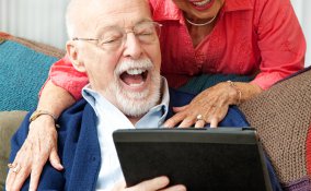 nonna, web, anziani, tecnologia, internet, tablet, cellulari, rete