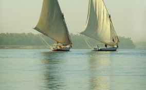 Viaggi: in Egitto navigando in feluca sul Nilo