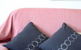 Rinnovare i cuscini in salotto con Coloreria