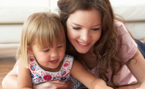 La tagesmutter, “mamma di giorno” professionista in soccorso alla famiglia