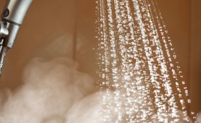 come pulire il soffione della doccia